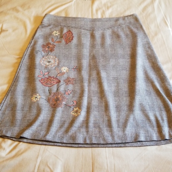 New York & Company Dresses & Skirts - NY & CO plaid brown skirt